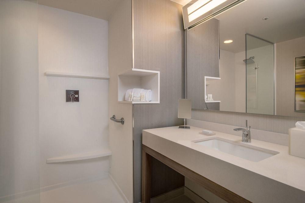 Отель Courtyard By Marriott Фарго Экстерьер фото