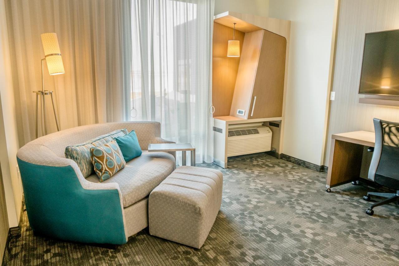Отель Courtyard By Marriott Фарго Экстерьер фото