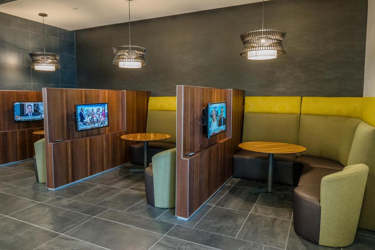 Отель Courtyard By Marriott Фарго Экстерьер фото