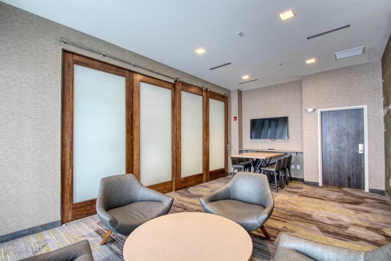 Отель Courtyard By Marriott Фарго Экстерьер фото