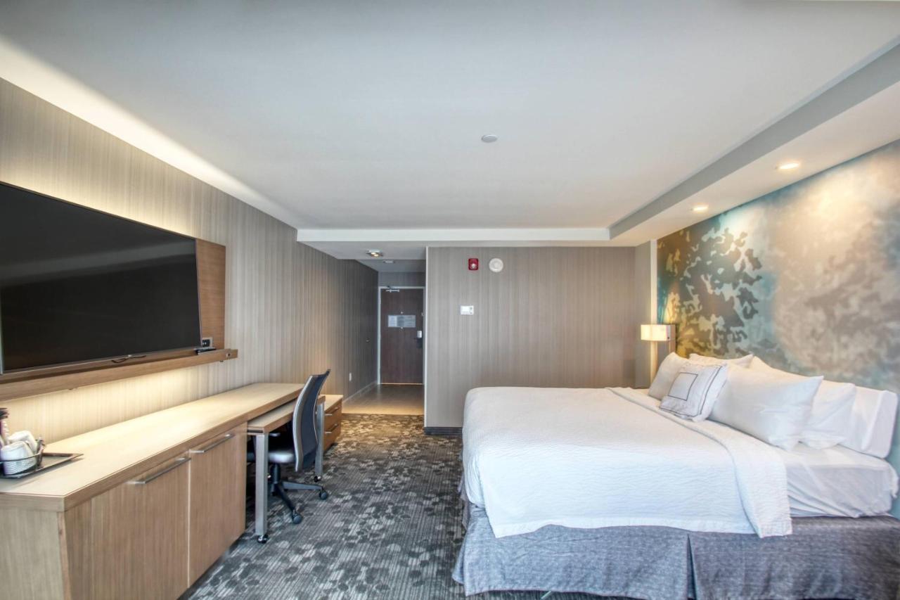 Отель Courtyard By Marriott Фарго Экстерьер фото