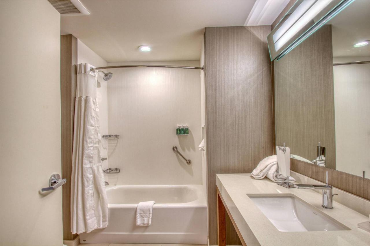 Отель Courtyard By Marriott Фарго Экстерьер фото