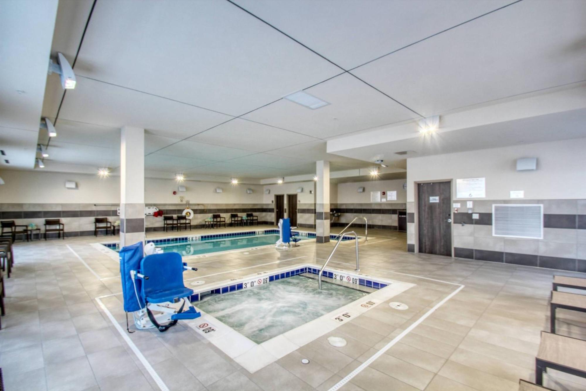 Отель Courtyard By Marriott Фарго Экстерьер фото