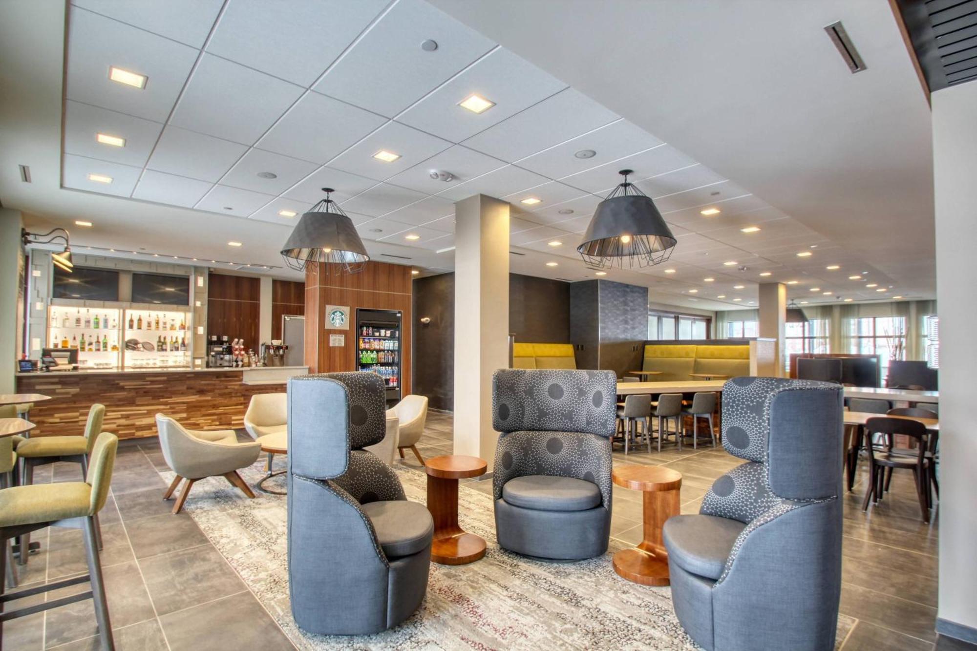 Отель Courtyard By Marriott Фарго Экстерьер фото