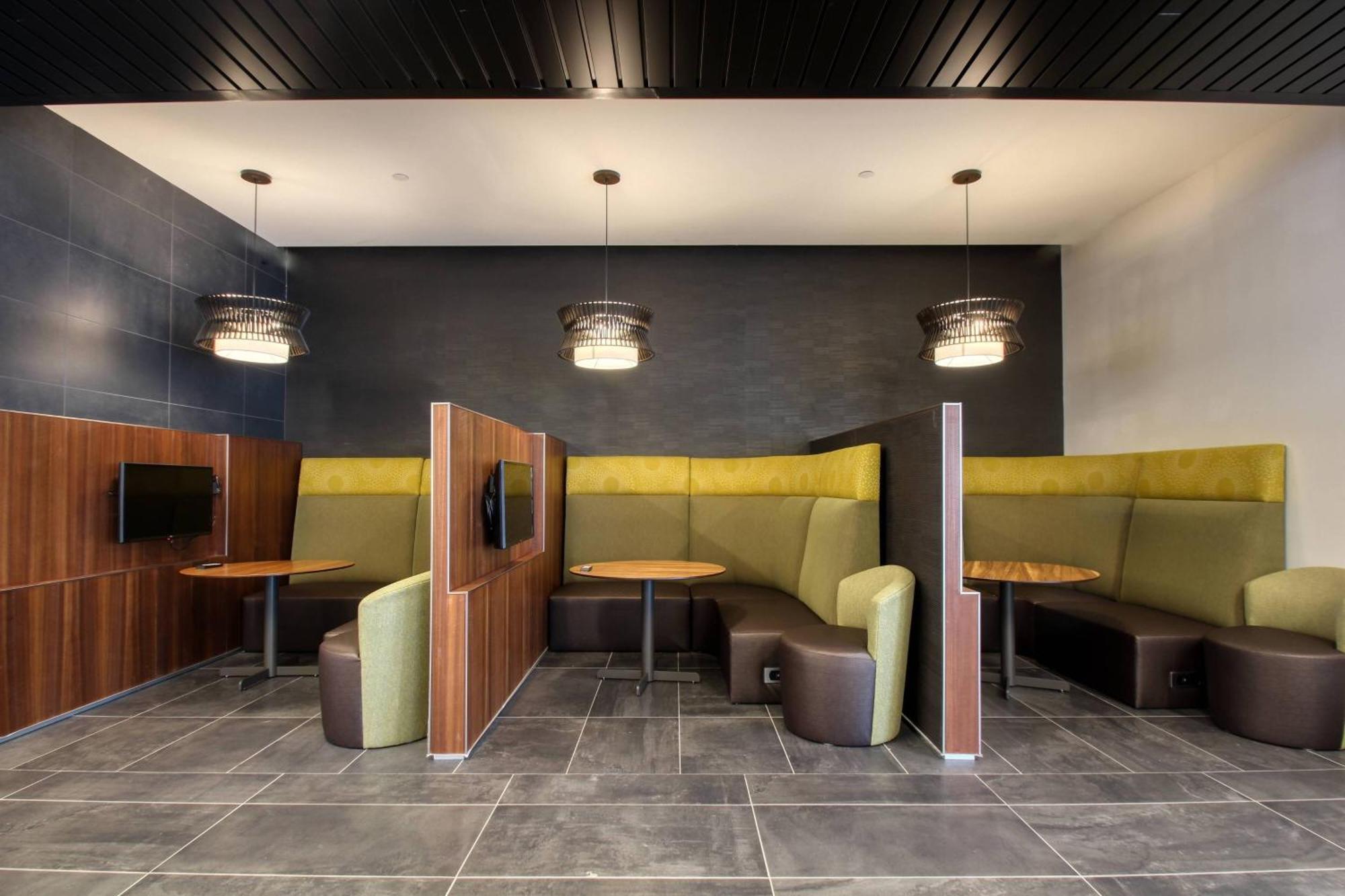 Отель Courtyard By Marriott Фарго Экстерьер фото